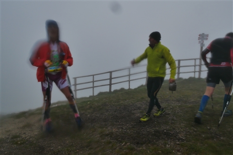 TRAIL di PIZZO San Michele N°3157 FOTO scattate a raffica in VETTA da Peppe Dalessio con nebbia e gran freddo - foto 2036