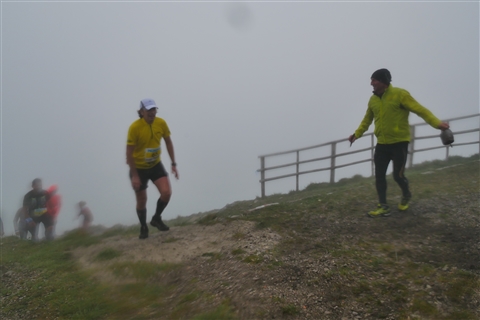 TRAIL di PIZZO San Michele N°3157 FOTO scattate a raffica in VETTA da Peppe Dalessio con nebbia e gran freddo - foto 2077