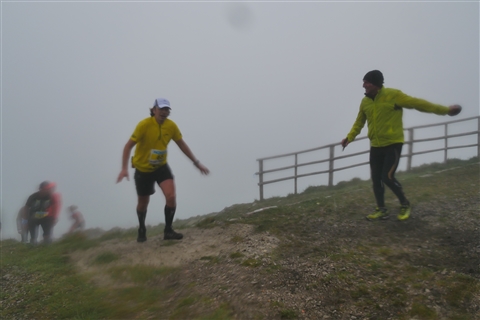 TRAIL di PIZZO San Michele N°3157 FOTO scattate a raffica in VETTA da Peppe Dalessio con nebbia e gran freddo - foto 2079