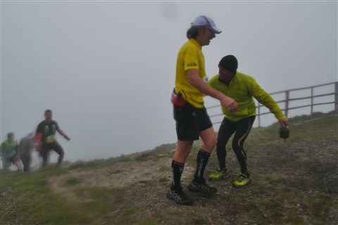 TRAIL di PIZZO San Michele N°3157 FOTO scattate a raffica in VETTA da Peppe Dalessio con nebbia e gran freddo - foto 2096