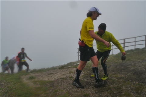 TRAIL di PIZZO San Michele N°3157 FOTO scattate a raffica in VETTA da Peppe Dalessio con nebbia e gran freddo - foto 2097