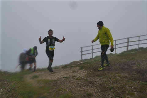 TRAIL di PIZZO San Michele N°3157 FOTO scattate a raffica in VETTA da Peppe Dalessio con nebbia e gran freddo - foto 2122