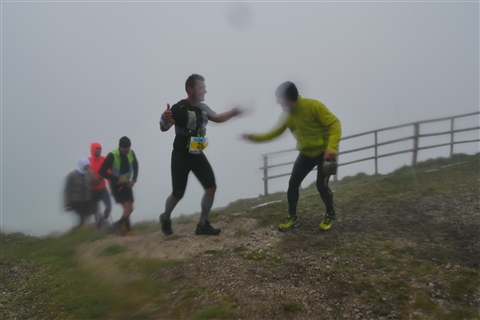 TRAIL di PIZZO San Michele N°3157 FOTO scattate a raffica in VETTA da Peppe Dalessio con nebbia e gran freddo - foto 2127