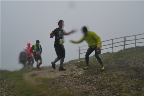 TRAIL di PIZZO San Michele N°3157 FOTO scattate a raffica in VETTA da Peppe Dalessio con nebbia e gran freddo - foto 2128