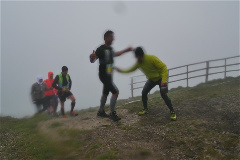 TRAIL di PIZZO San Michele N°3157 FOTO scattate a raffica in VETTA da Peppe Dalessio con nebbia e gran freddo - foto 2130
