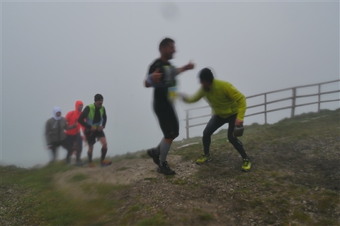 TRAIL di PIZZO San Michele N°3157 FOTO scattate a raffica in VETTA da Peppe Dalessio con nebbia e gran freddo - foto 2132