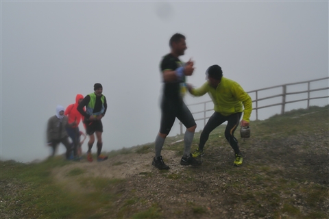 TRAIL di PIZZO San Michele N°3157 FOTO scattate a raffica in VETTA da Peppe Dalessio con nebbia e gran freddo - foto 2134
