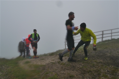 TRAIL di PIZZO San Michele N°3157 FOTO scattate a raffica in VETTA da Peppe Dalessio con nebbia e gran freddo - foto 2136