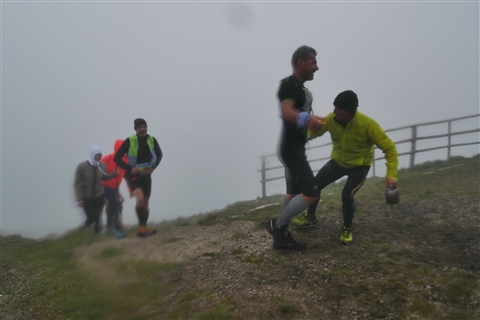TRAIL di PIZZO San Michele N°3157 FOTO scattate a raffica in VETTA da Peppe Dalessio con nebbia e gran freddo - foto 2137