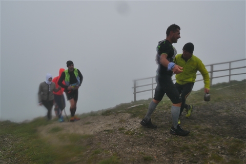 TRAIL di PIZZO San Michele N°3157 FOTO scattate a raffica in VETTA da Peppe Dalessio con nebbia e gran freddo - foto 2139