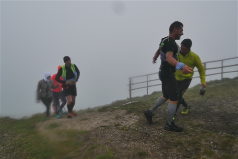 TRAIL di PIZZO San Michele N°3157 FOTO scattate a raffica in VETTA da Peppe Dalessio con nebbia e gran freddo - foto 2140