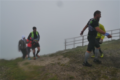 TRAIL di PIZZO San Michele N°3157 FOTO scattate a raffica in VETTA da Peppe Dalessio con nebbia e gran freddo - foto 2142