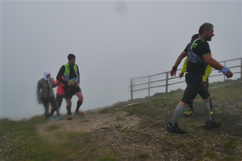 TRAIL di PIZZO San Michele N°3157 FOTO scattate a raffica in VETTA da Peppe Dalessio con nebbia e gran freddo - foto 2143