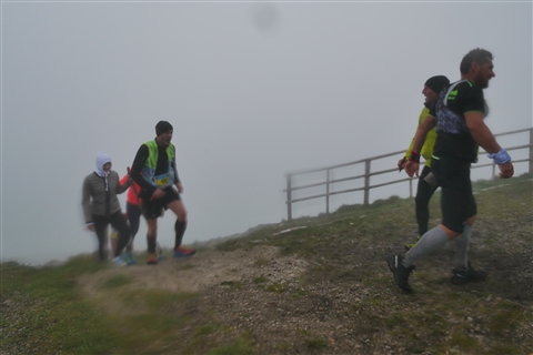 TRAIL di PIZZO San Michele N°3157 FOTO scattate a raffica in VETTA da Peppe Dalessio con nebbia e gran freddo - foto 2144