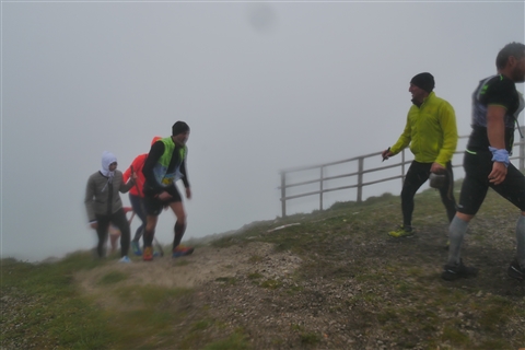 TRAIL di PIZZO San Michele N°3157 FOTO scattate a raffica in VETTA da Peppe Dalessio con nebbia e gran freddo - foto 2146