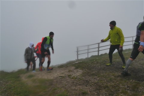 TRAIL di PIZZO San Michele N°3157 FOTO scattate a raffica in VETTA da Peppe Dalessio con nebbia e gran freddo - foto 2147