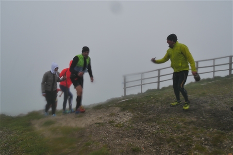 TRAIL di PIZZO San Michele N°3157 FOTO scattate a raffica in VETTA da Peppe Dalessio con nebbia e gran freddo - foto 2149