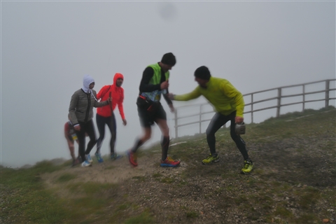 TRAIL di PIZZO San Michele N°3157 FOTO scattate a raffica in VETTA da Peppe Dalessio con nebbia e gran freddo - foto 2157