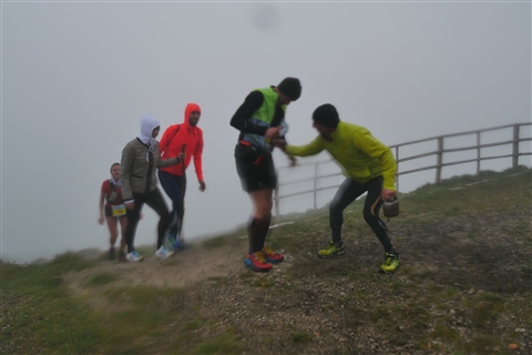 TRAIL di PIZZO San Michele N°3157 FOTO scattate a raffica in VETTA da Peppe Dalessio con nebbia e gran freddo - foto 2160