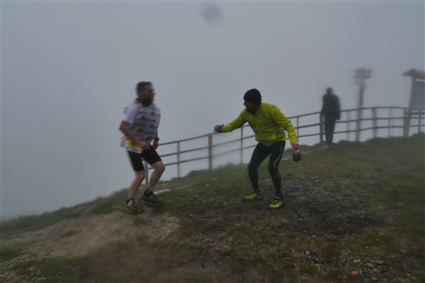 TRAIL di PIZZO San Michele N°3157 FOTO scattate a raffica in VETTA da Peppe Dalessio con nebbia e gran freddo - foto 2202