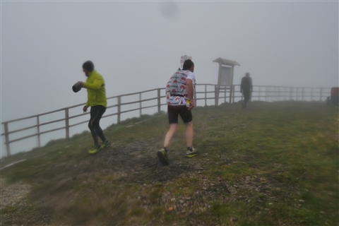 TRAIL di PIZZO San Michele N°3157 FOTO scattate a raffica in VETTA da Peppe Dalessio con nebbia e gran freddo - foto 2210