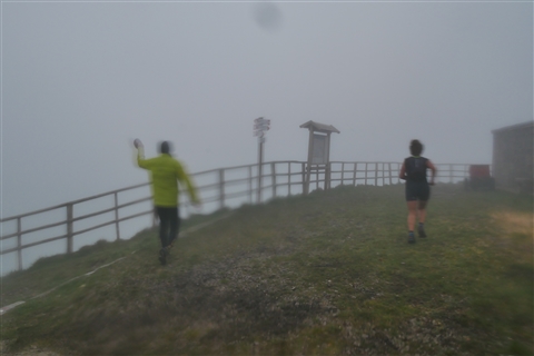 TRAIL di PIZZO San Michele N°3157 FOTO scattate a raffica in VETTA da Peppe Dalessio con nebbia e gran freddo - foto 2220