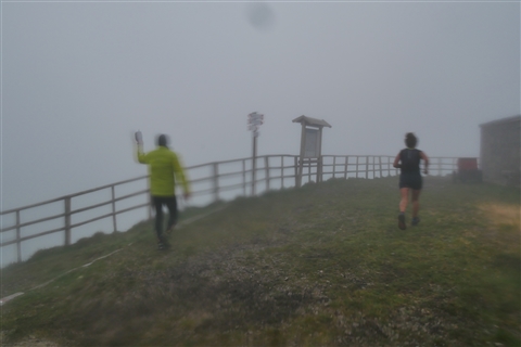 TRAIL di PIZZO San Michele N°3157 FOTO scattate a raffica in VETTA da Peppe Dalessio con nebbia e gran freddo - foto 2221