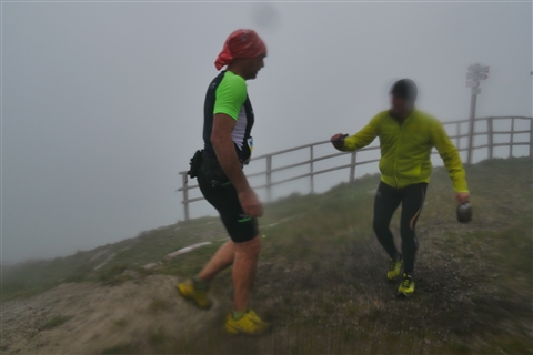 TRAIL di PIZZO San Michele N°3157 FOTO scattate a raffica in VETTA da Peppe Dalessio con nebbia e gran freddo - foto 2230