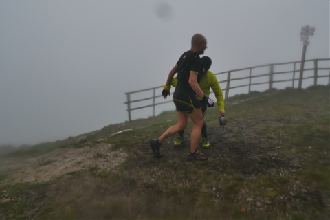 TRAIL di PIZZO San Michele N°3157 FOTO scattate a raffica in VETTA da Peppe Dalessio con nebbia e gran freddo - foto 2243