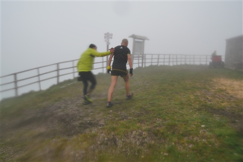 TRAIL di PIZZO San Michele N°3157 FOTO scattate a raffica in VETTA da Peppe Dalessio con nebbia e gran freddo - foto 2245