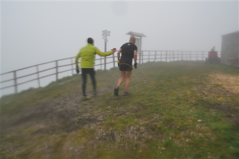 TRAIL di PIZZO San Michele N°3157 FOTO scattate a raffica in VETTA da Peppe Dalessio con nebbia e gran freddo - foto 2247