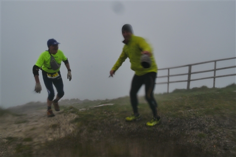 TRAIL di PIZZO San Michele N°3157 FOTO scattate a raffica in VETTA da Peppe Dalessio con nebbia e gran freddo - foto 2261