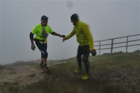 TRAIL di PIZZO San Michele N°3157 FOTO scattate a raffica in VETTA da Peppe Dalessio con nebbia e gran freddo - foto 2267