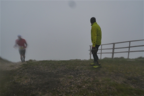 TRAIL di PIZZO San Michele N°3157 FOTO scattate a raffica in VETTA da Peppe Dalessio con nebbia e gran freddo - foto 2299