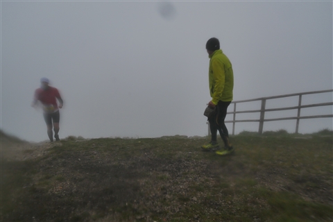 TRAIL di PIZZO San Michele N°3157 FOTO scattate a raffica in VETTA da Peppe Dalessio con nebbia e gran freddo - foto 2300
