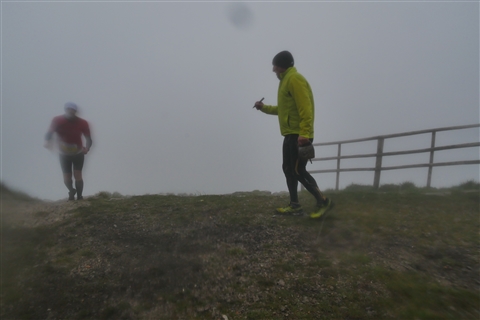 TRAIL di PIZZO San Michele N°3157 FOTO scattate a raffica in VETTA da Peppe Dalessio con nebbia e gran freddo - foto 2304