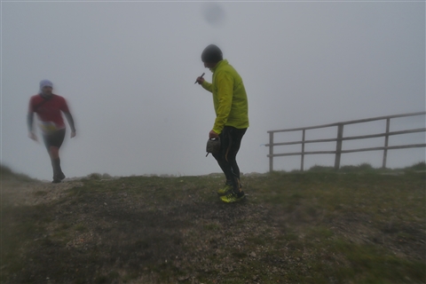 TRAIL di PIZZO San Michele N°3157 FOTO scattate a raffica in VETTA da Peppe Dalessio con nebbia e gran freddo - foto 2312