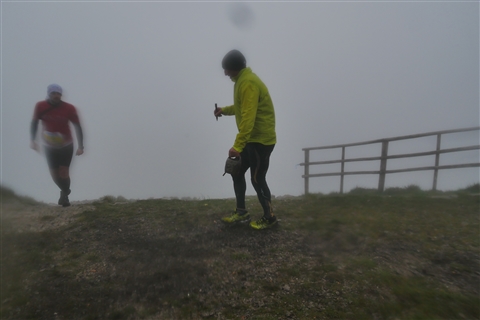 TRAIL di PIZZO San Michele N°3157 FOTO scattate a raffica in VETTA da Peppe Dalessio con nebbia e gran freddo - foto 2313