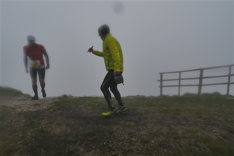 TRAIL di PIZZO San Michele N°3157 FOTO scattate a raffica in VETTA da Peppe Dalessio con nebbia e gran freddo - foto 2318