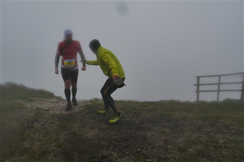 TRAIL di PIZZO San Michele N°3157 FOTO scattate a raffica in VETTA da Peppe Dalessio con nebbia e gran freddo - foto 2325