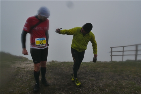 TRAIL di PIZZO San Michele N°3157 FOTO scattate a raffica in VETTA da Peppe Dalessio con nebbia e gran freddo - foto 2348
