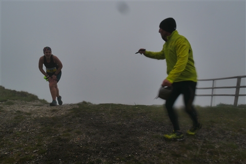 TRAIL di PIZZO San Michele N°3157 FOTO scattate a raffica in VETTA da Peppe Dalessio con nebbia e gran freddo - foto 2353