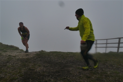 TRAIL di PIZZO San Michele N°3157 FOTO scattate a raffica in VETTA da Peppe Dalessio con nebbia e gran freddo - foto 2354