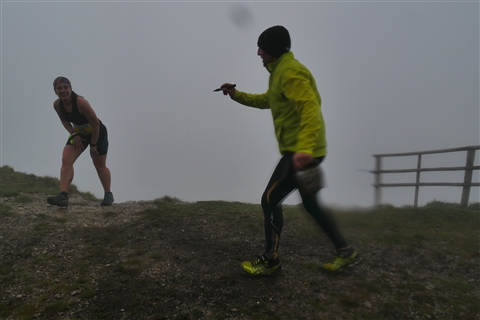 TRAIL di PIZZO San Michele N°3157 FOTO scattate a raffica in VETTA da Peppe Dalessio con nebbia e gran freddo - foto 2356