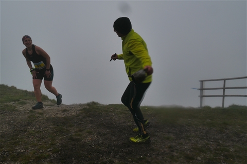 TRAIL di PIZZO San Michele N°3157 FOTO scattate a raffica in VETTA da Peppe Dalessio con nebbia e gran freddo - foto 2358