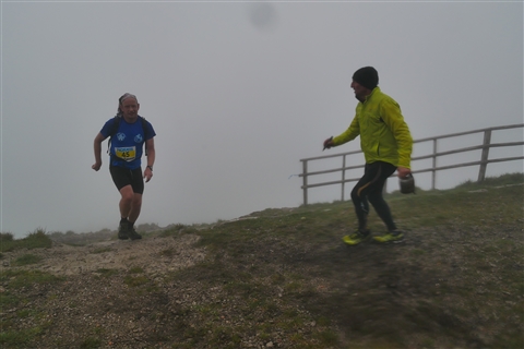 TRAIL di PIZZO San Michele N°3157 FOTO scattate a raffica in VETTA da Peppe Dalessio con nebbia e gran freddo - foto 2386