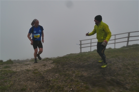TRAIL di PIZZO San Michele N°3157 FOTO scattate a raffica in VETTA da Peppe Dalessio con nebbia e gran freddo - foto 2389