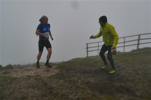 TRAIL di PIZZO San Michele N°3157 FOTO scattate a raffica in VETTA da Peppe Dalessio con nebbia e gran freddo - foto 2391