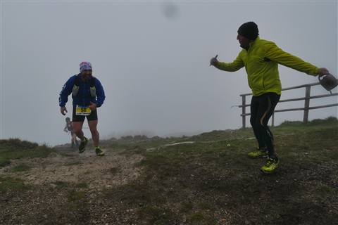 TRAIL di PIZZO San Michele N°3157 FOTO scattate a raffica in VETTA da Peppe Dalessio con nebbia e gran freddo - foto 2445