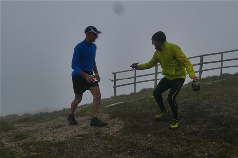 TRAIL di PIZZO San Michele N°3157 FOTO scattate a raffica in VETTA da Peppe Dalessio con nebbia e gran freddo - foto 2560